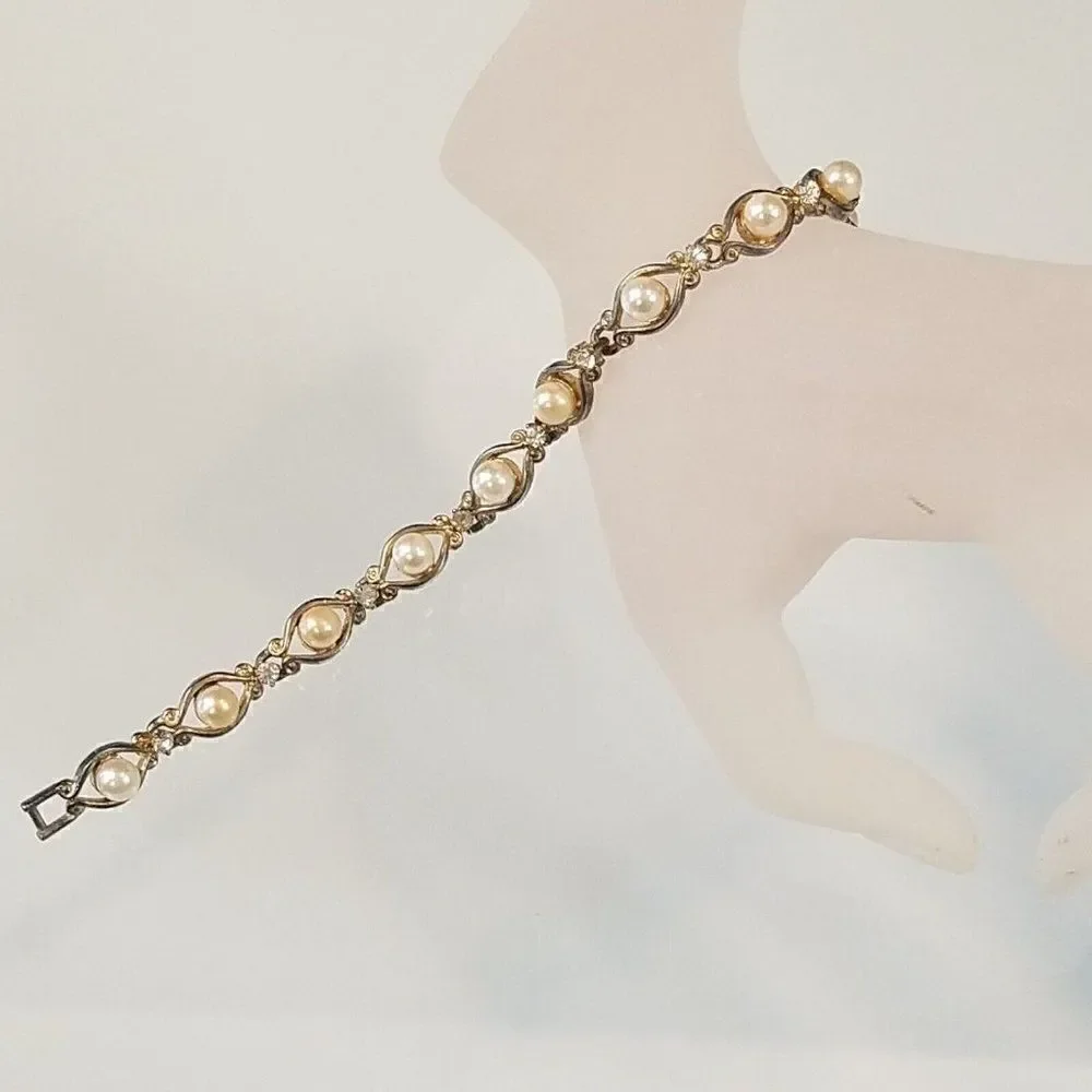 Vintage Faux Pearl Clear Rhinestone Gold Tone Link Bracelet 7 inch